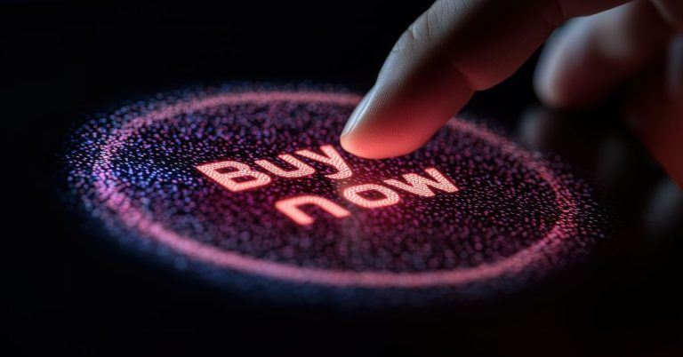 doigt appuyant sur un bouton "buy now"