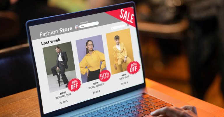 écran ordinateur montrant une page avec des réductions et promotions