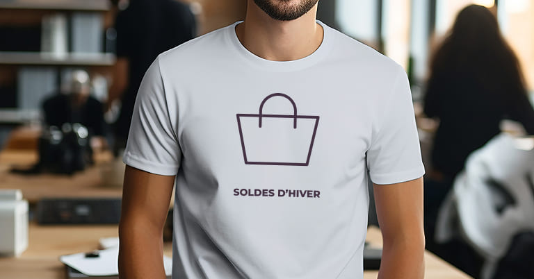 homme en tshirt avec icône panier e-commerce et soldes d'hiver